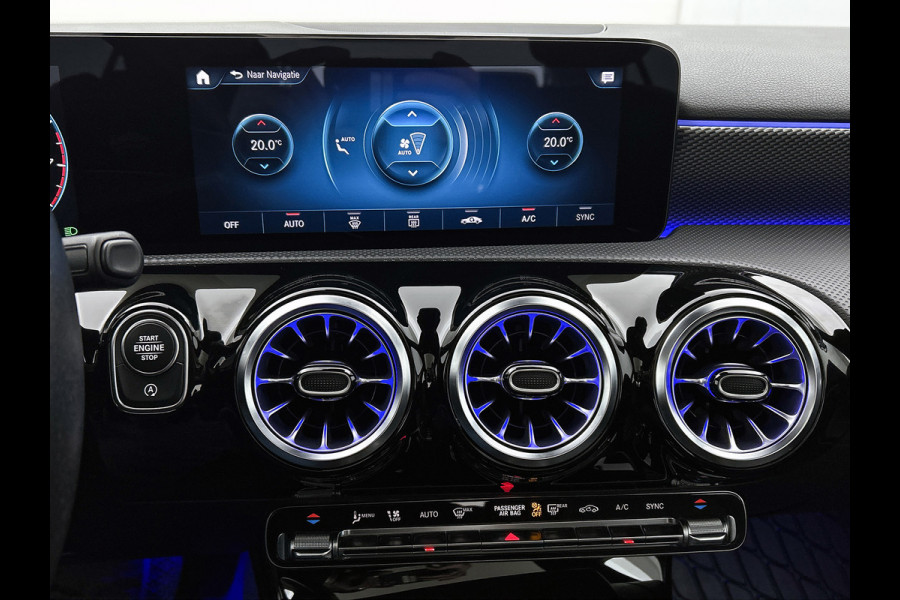 Mercedes-Benz A-Klasse 200 Business Solution Luxury(NL-auto, Dealer OnderH, Panorama, SfeerV, Elect Stoelen, StoelV, Camera, Etc