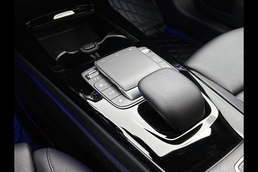 Mercedes-Benz A-Klasse 200 Business Solution Luxury(NL-auto, Dealer OnderH, Panorama, SfeerV, Elect Stoelen, StoelV, Camera, Etc