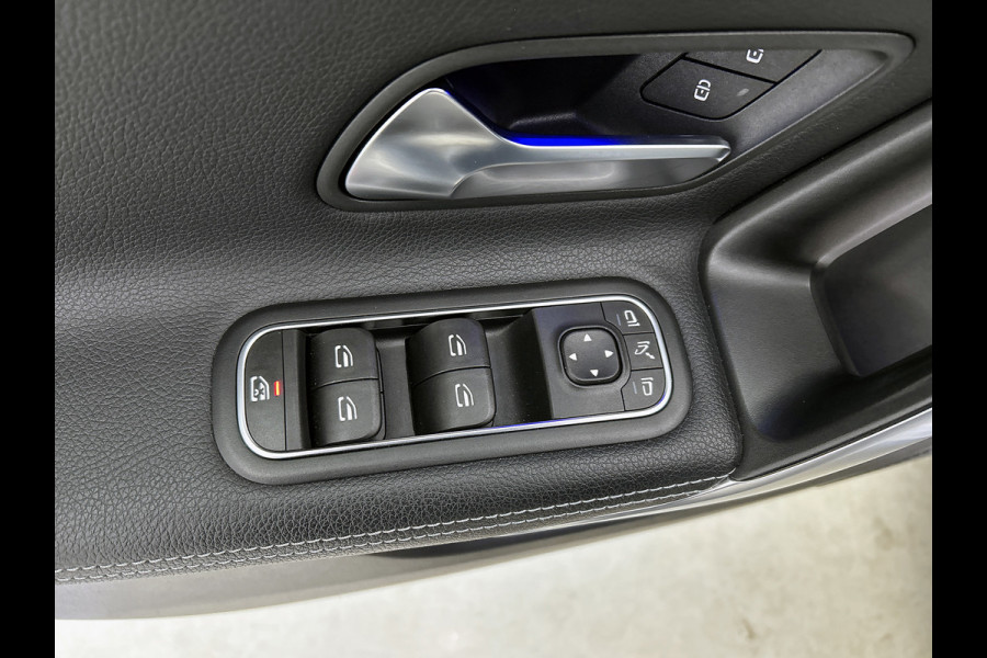 Mercedes-Benz A-Klasse 200 Business Solution Luxury(NL-auto, Dealer OnderH, Panorama, SfeerV, Elect Stoelen, StoelV, Camera, Etc