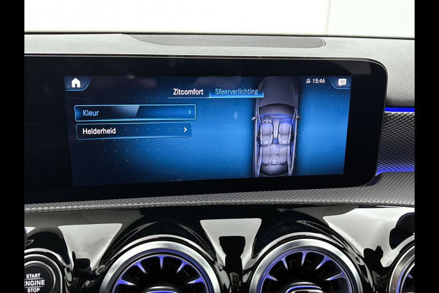 Mercedes-Benz A-Klasse 200 Business Solution Luxury(NL-auto, Dealer OnderH, Panorama, SfeerV, Elect Stoelen, StoelV, Camera, Etc