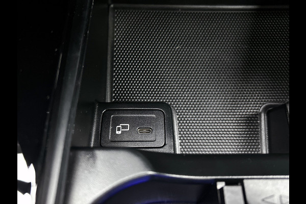 Mercedes-Benz A-Klasse 200 Business Solution Luxury(NL-auto, Dealer OnderH, Panorama, SfeerV, Elect Stoelen, StoelV, Camera, Etc