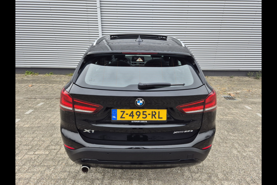 BMW X1 XDrive25e Automaat,Panomadak,Carplay,Stoelverwarming,extra,Winter,Cruisecomtrol