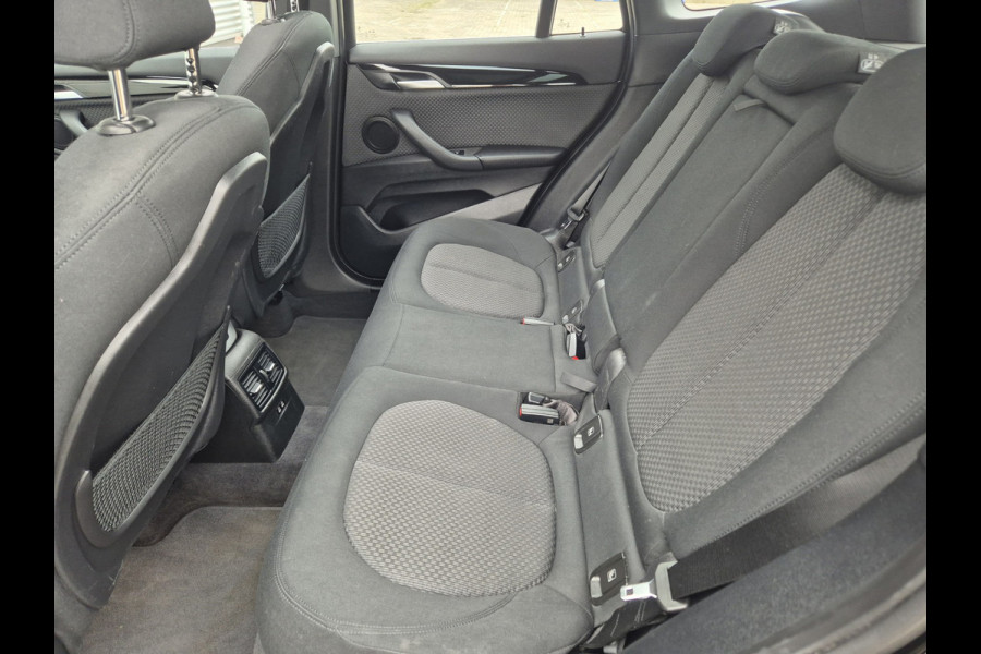 BMW X1 XDrive25e Automaat,Panomadak,Carplay,Stoelverwarming,extra,Winter,Cruisecomtrol