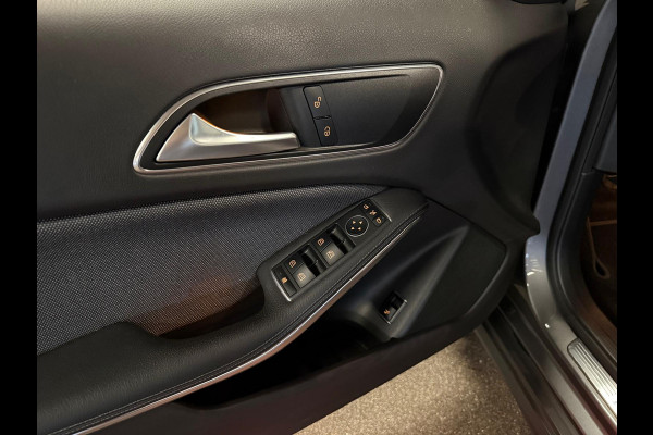Mercedes-Benz GLA 180 Ambition-TREKHAAK-CAMERA-STOELVERWARMING-ORIG NL-LAGE KMSTAND-NAP