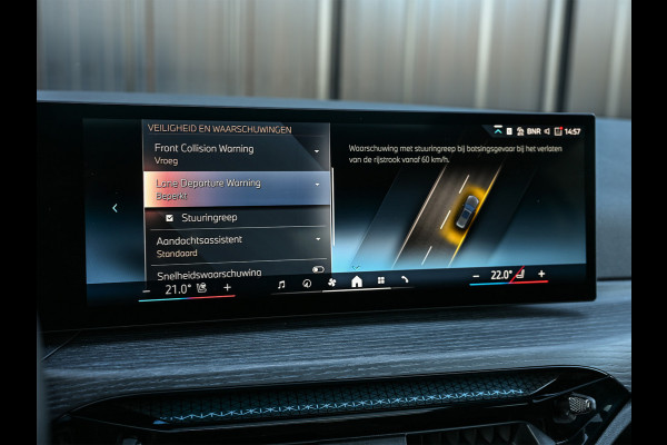 BMW 3 Serie Touring 330e xDrive M sport Accu 19,5kWh | Trekhaak | Panorama dak | Active Cruise  | Camera  | Ambiance interieur