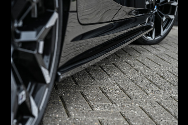 BMW 3 Serie Touring 330e xDrive M sport Accu 19,5kWh | Trekhaak | Panorama dak | Active Cruise  | Camera  | Ambiance interieur