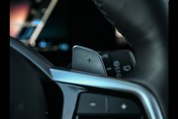 BMW 3 Serie Touring 330e xDrive M sport Accu 19,5kWh | Trekhaak | Panorama dak | Active Cruise  | Camera  | Ambiance interieur