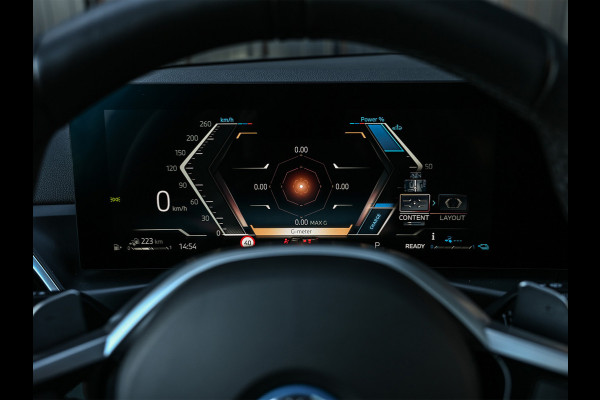 BMW 3 Serie Touring 330e xDrive M sport Accu 19,5kWh | Trekhaak | Panorama dak | Active Cruise  | Camera  | Ambiance interieur