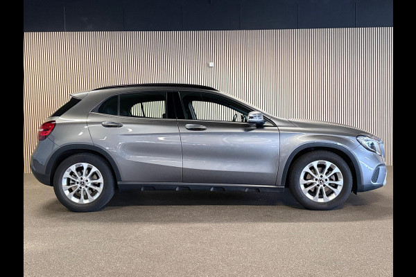 Mercedes-Benz GLA 180 Ambition-TREKHAAK-CAMERA-STOELVERWARMING-ORIG NL-LAGE KMSTAND-NAP