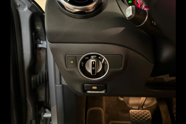 Mercedes-Benz GLA 180 Ambition-TREKHAAK-CAMERA-STOELVERWARMING-ORIG NL-LAGE KMSTAND-NAP