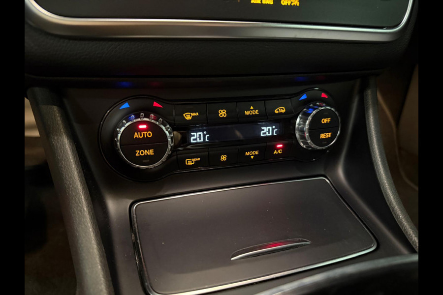 Mercedes-Benz GLA 180 Ambition-TREKHAAK-CAMERA-STOELVERWARMING-ORIG NL-LAGE KMSTAND-NAP