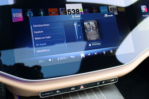 Mercedes-Benz E-Klasse 200 AMG Line | Hyperscreen | Distronic+ | Panoramadak | Stoelventilatie | Burmester | Verwarmd Stuurwiel | Surround Camera | Digital Light | Exclusiefpakket |