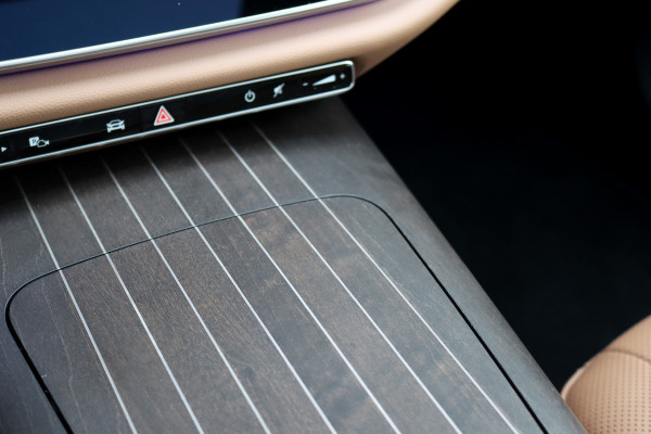 Mercedes-Benz E-Klasse 200 AMG Line | Hyperscreen | Distronic+ | Panoramadak | Stoelventilatie | Burmester | Verwarmd Stuurwiel | Surround Camera | Digital Light | Exclusiefpakket |