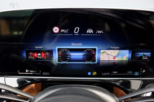 Mercedes-Benz E-Klasse 200 AMG Line | Hyperscreen | Distronic+ | Panoramadak | Stoelventilatie | Burmester | Verwarmd Stuurwiel | Surround Camera | Digital Light | Exclusiefpakket |