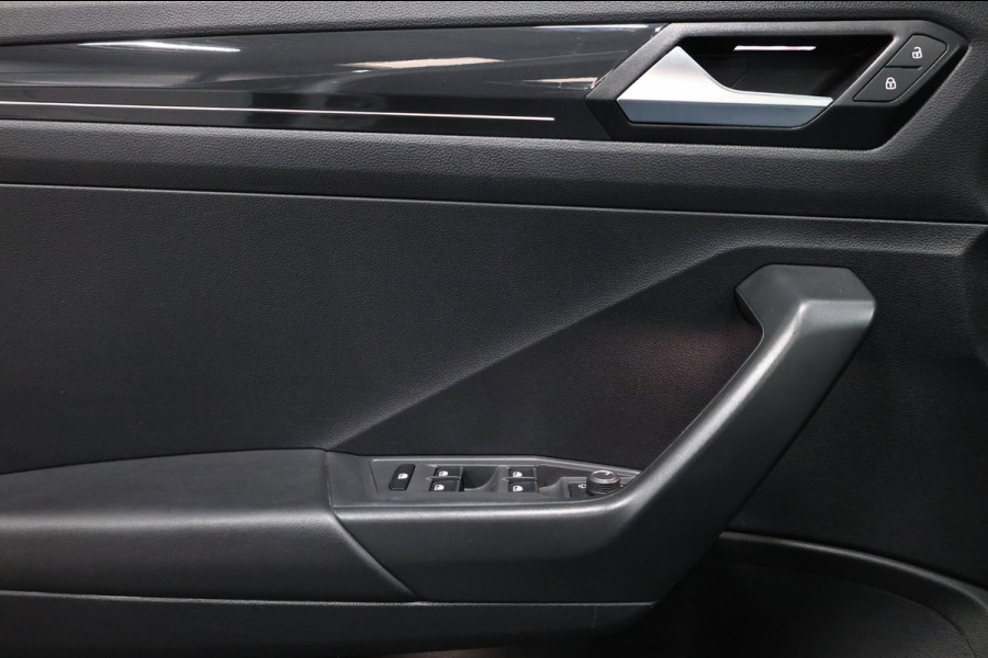 Volkswagen T-Roc 2.0 TSI 4Motion 3x R-line LED/VIRTUAL/PANO/HALF LEDER+S.VERWARMING/19" LMV/CAM/ACC/ECC/12 MND GARANTIE!