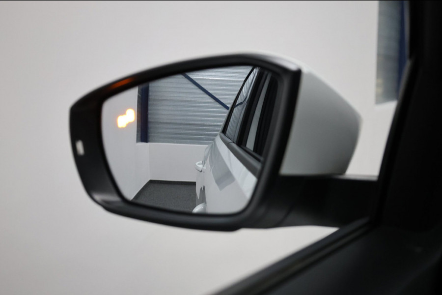 Volkswagen T-Roc 2.0 TSI 4Motion 3x R-line LED/VIRTUAL/PANO/HALF LEDER+S.VERWARMING/19" LMV/CAM/ACC/ECC/12 MND GARANTIE!