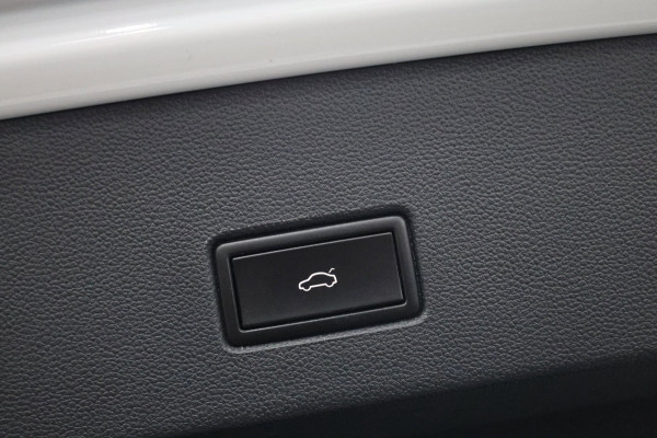 Volkswagen T-Roc 2.0 TSI 4Motion 3x R-line LED/VIRTUAL/PANO/HALF LEDER+S.VERWARMING/19" LMV/CAM/ACC/ECC/12 MND GARANTIE!