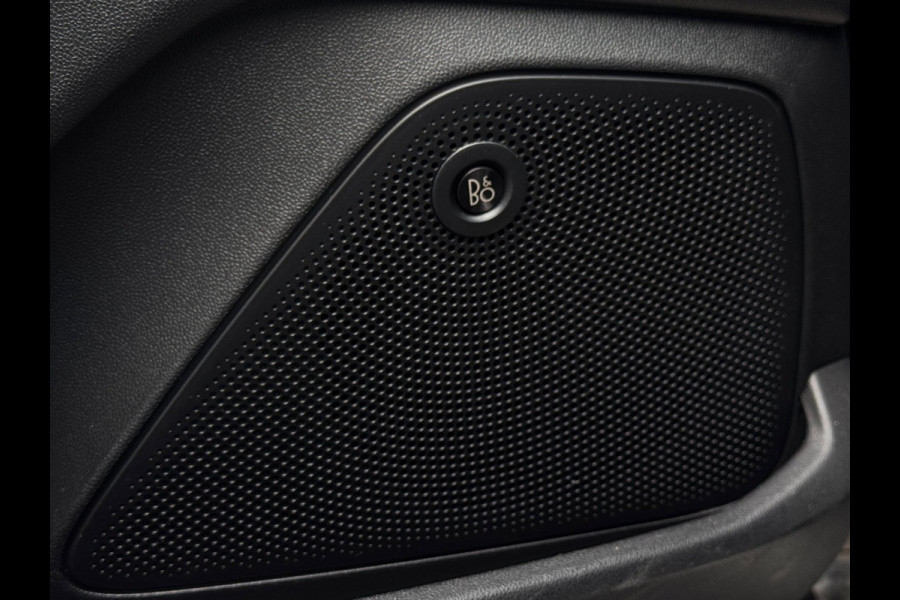 Ford Fiesta 1.0 EcoBoost ST-line | Automaat | Camera | B&O | Stuur + Stoelverwarming | Adaptive Cruise |