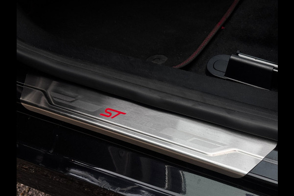 Ford Fiesta 1.0 EcoBoost ST-line | Automaat | Camera | B&O | Stuur + Stoelverwarming | Adaptive Cruise |