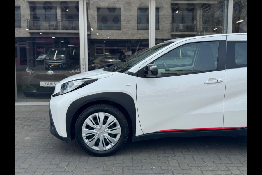 Toyota Aygo X 1.0 VVT-i MT Play Plus | Keyless, Startknop, Stoelverwarming, Climate control, Apple CarPlay/Android Auto