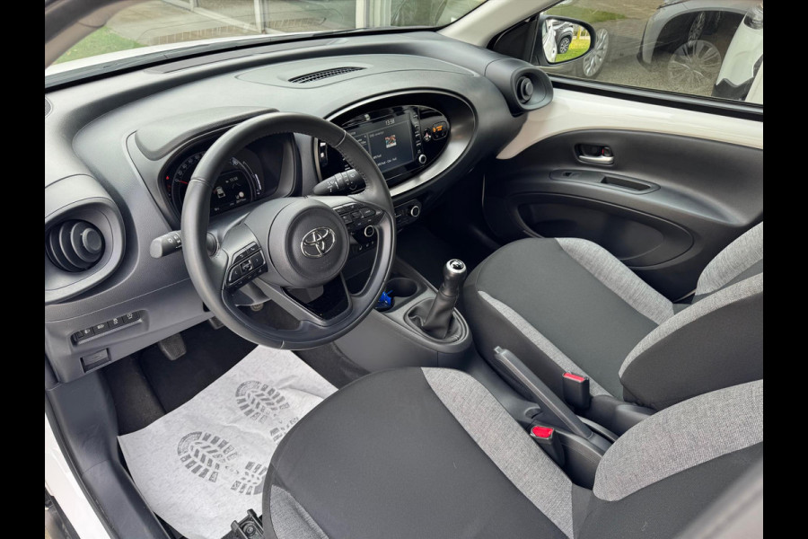 Toyota Aygo X 1.0 VVT-i MT Play Plus | Keyless, Startknop, Stoelverwarming, Climate control, Apple CarPlay/Android Auto