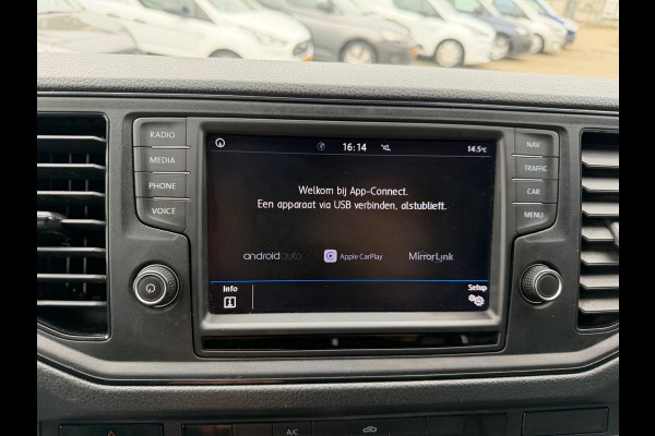 Volkswagen Crafter 35 2.0 TDI L3H3 / Trekhaak / Dealer onderhouden! / App connect