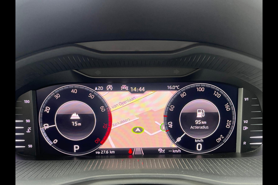 Škoda Kamiq 1.0 TSI Business, Automaat, Cruise, CarPlay, Pano, Camera, Virtual Cockpit, Trekhaak