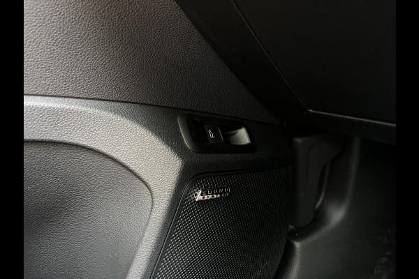 Škoda Kamiq 1.0 TSI Business, Automaat, Cruise, CarPlay, Pano, Camera, Virtual Cockpit, Trekhaak