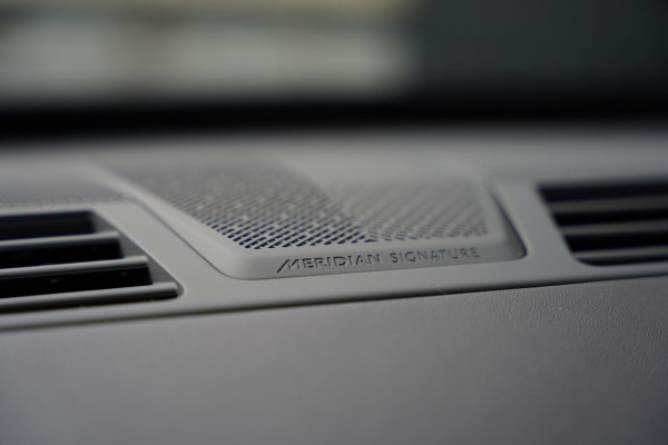 Land Rover Range Rover P530 V 8 Autobiography / MY 2026 / Executive Class Rear Seats