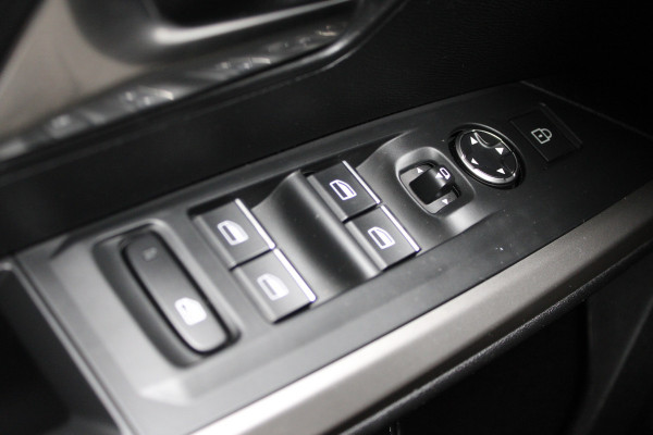 Peugeot 5008 1.2 Hybrid 145 GT | 7P | Trekhaak | Navigatie | Led