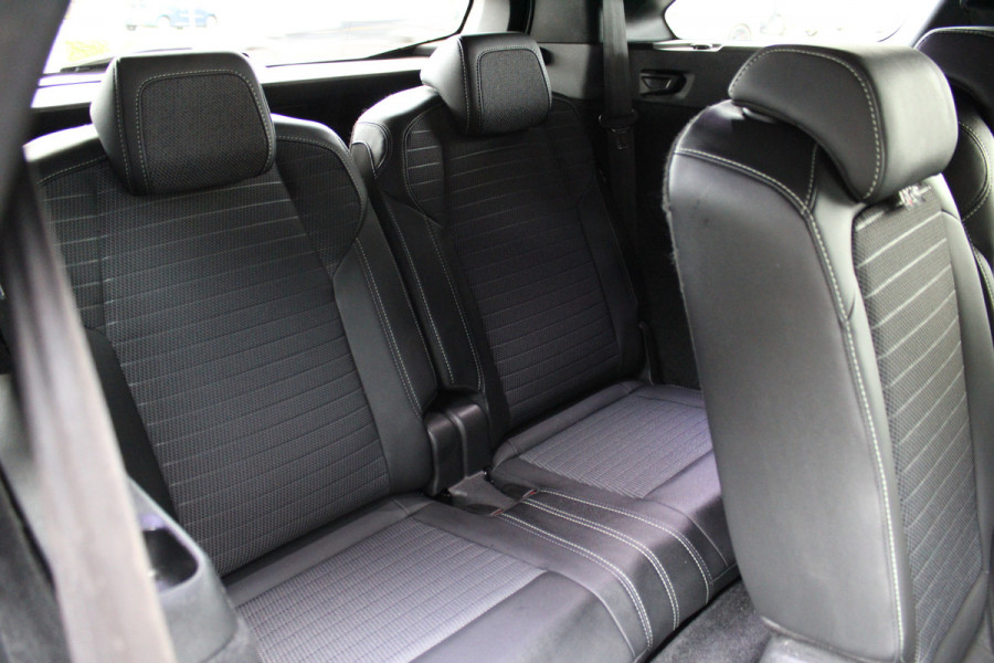 Peugeot 5008 1.2 Hybrid 145 GT | 7P | Trekhaak | Navigatie | Led