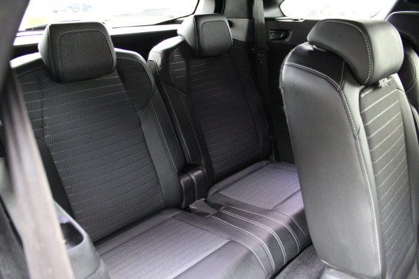 Peugeot 5008 1.2 Hybrid 145 GT | 7P | Trekhaak | Navigatie | Led