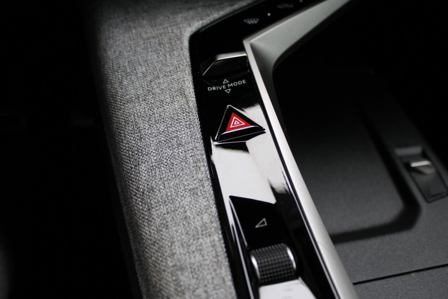 Peugeot 5008 1.2 Hybrid 145 GT | 7P | Trekhaak | Navigatie | Led