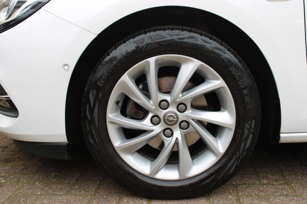 Opel Astra Sports Tourer 1.2 Elegance | Trekhaak | BLIS | Camera | Navigatie | Winterpack