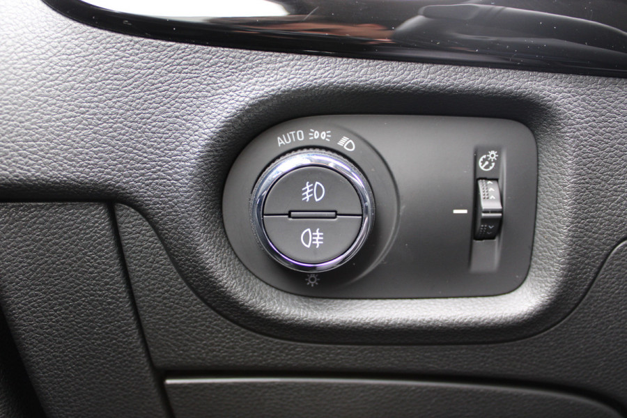 Opel Astra Sports Tourer 1.2 Elegance | Trekhaak | BLIS | Camera | Navigatie | Winterpack