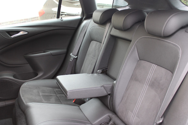 Opel Astra Sports Tourer 1.2 Elegance | Trekhaak | BLIS | Camera | Navigatie | Winterpack