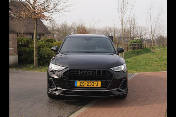 Audi Q3 35 TFSI S Line | Black Optic | Virtual Cockpit | Apple Carplay | NL-Auto | Automaat | 20 inch |