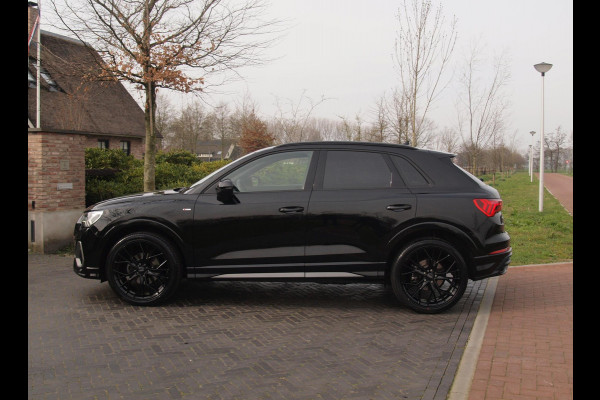 Audi Q3 35 TFSI S Line | Black Optic | Virtual Cockpit | Apple Carplay | NL-Auto | Automaat | 20 inch |