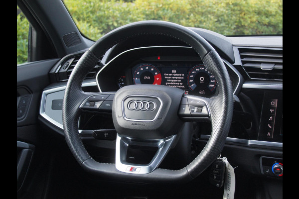 Audi Q3 35 TFSI S Line | Black Optic | Virtual Cockpit | Apple Carplay | NL-Auto | Automaat | 20 inch |