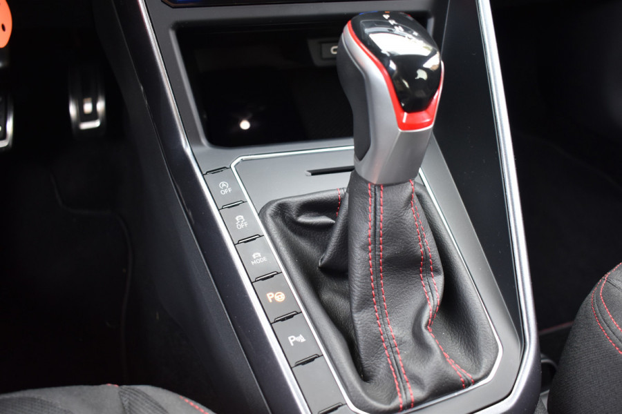 Volkswagen Polo GTI 2.0 TSI 210PK DSG GTI-SPORT IQ-LIGHT/PDC/CARPLAY FABRIEKS GARANTIE