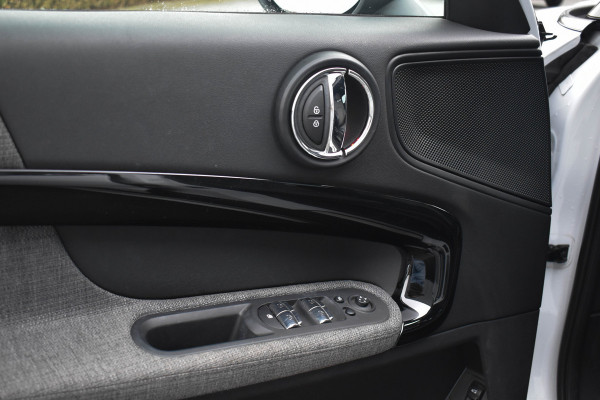 MINI Countryman 1.5 Cooper Chili | Trekhaak | Keyless | Navi | Clima | NL Auto