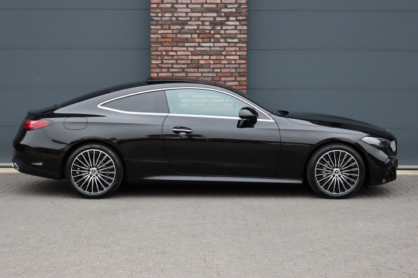 Mercedes-Benz CLE Coupé 200 AMG Line | Distronic Pro | Panoramadak | Memory | Burmester | Verwarmd Stuurwiel | Digital Light | Keyless Go | Camera | Stoelverwarming |