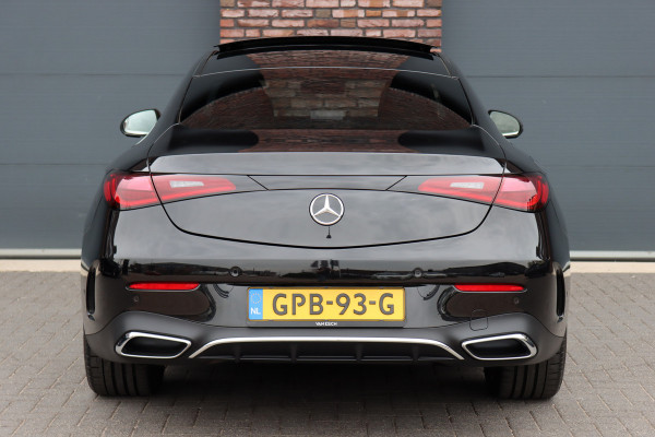 Mercedes-Benz CLE Coupé 200 AMG Line | Distronic Pro | Panoramadak | Memory | Burmester | Verwarmd Stuurwiel | Digital Light | Keyless Go | Camera | Stoelverwarming |