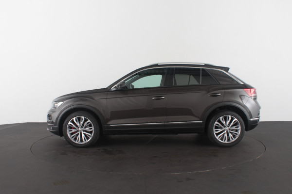 Volkswagen T-Roc 1.5 TSI Sport >150pk/DSG/Black Oak Brown/Camera/ACC/Stoelverwarming