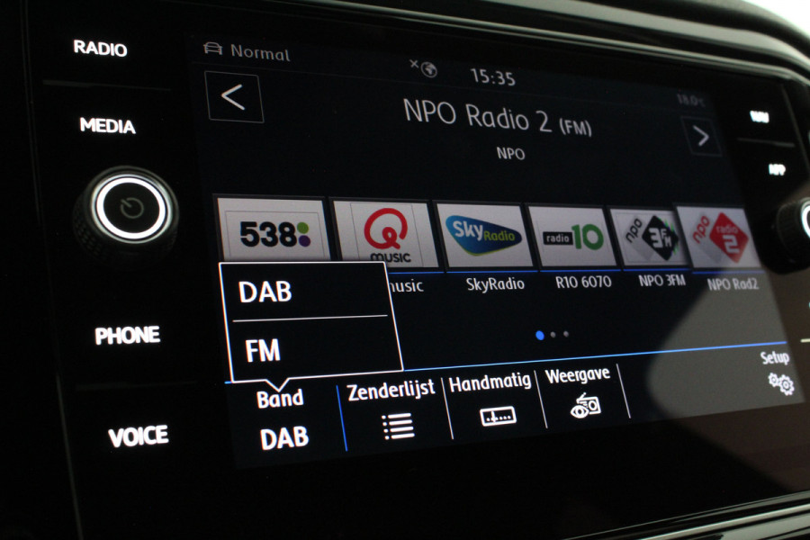 Volkswagen T-Roc 1.5 TSI Sport >150pk/DSG/Black Oak Brown/Camera/ACC/Stoelverwarming