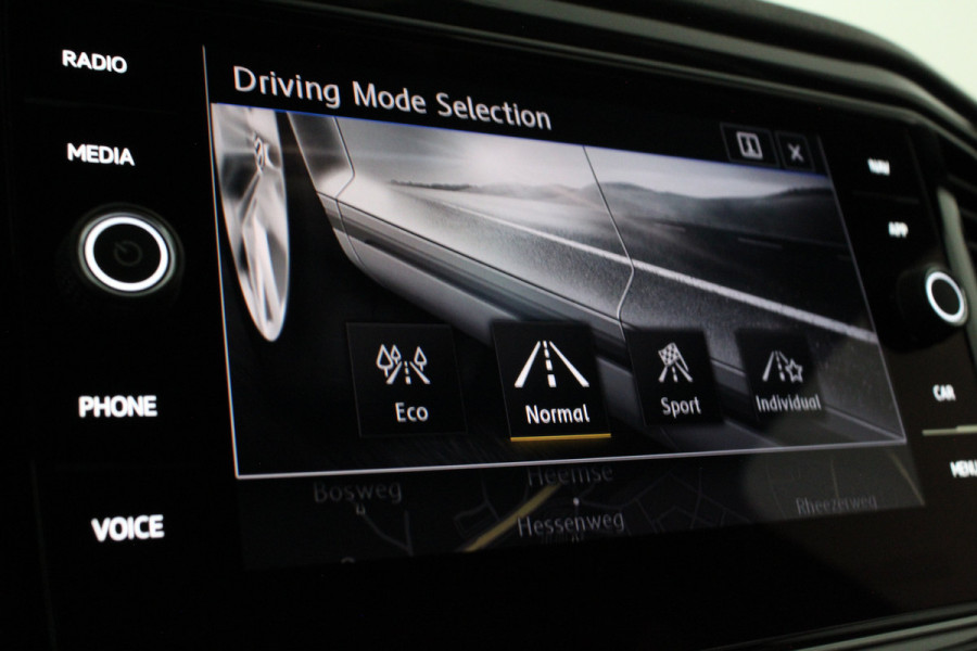 Volkswagen T-Roc 1.5 TSI Sport >150pk/DSG/Black Oak Brown/Camera/ACC/Stoelverwarming