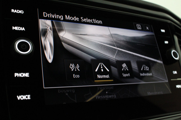 Volkswagen T-Roc 1.5 TSI Sport >150pk/DSG/Black Oak Brown/Camera/ACC/Stoelverwarming