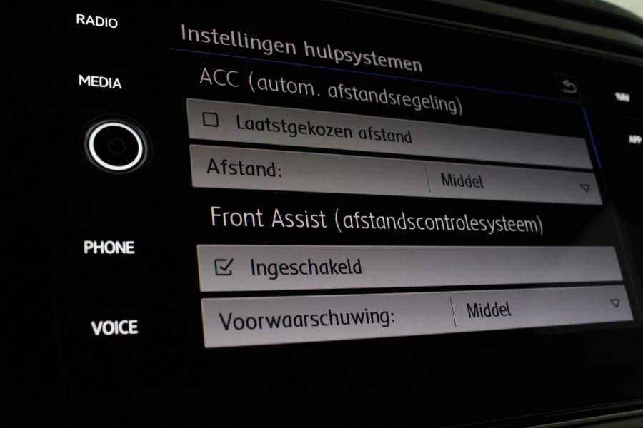 Volkswagen T-Roc 1.5 TSI Sport >150pk/DSG/Black Oak Brown/Camera/ACC/Stoelverwarming