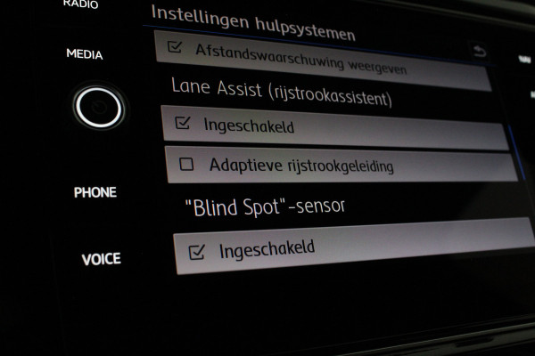 Volkswagen T-Roc 1.5 TSI Sport >150pk/DSG/Black Oak Brown/Camera/ACC/Stoelverwarming