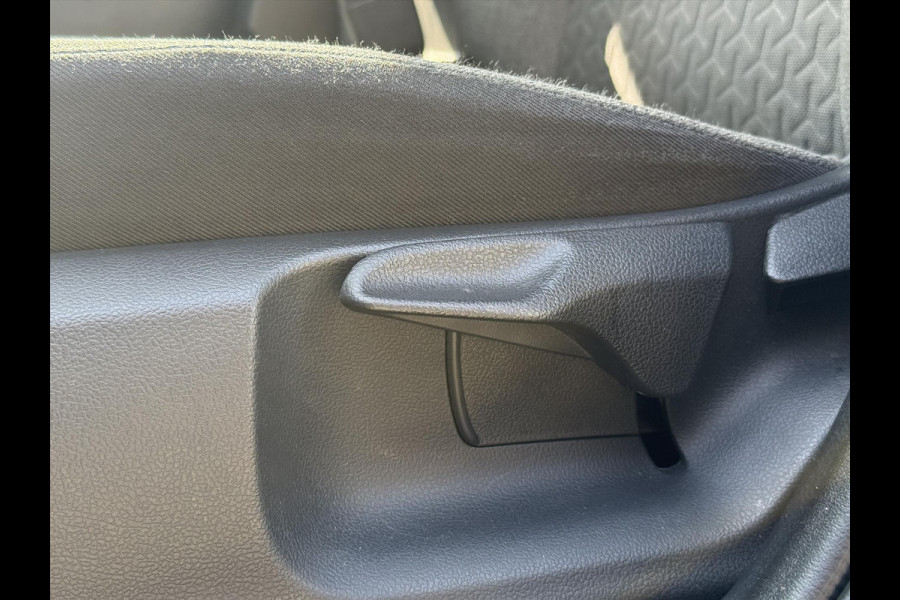 Toyota Yaris Cross 1.5 Hybrid Dynamic | Head up display, Elektrische achterklep, Stoel + Stuurverwarming, Smart Connect, Keyless, Startknop, 16 inc